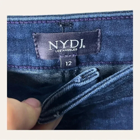 1575. NYDJ SKINNY LEGGING LIFT X TUCK TECHNOLOGY JEANS SIZE 12 DARK WASH COLOR - Picture 5 of 9